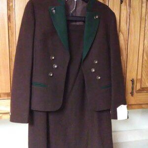Wurzer Austria suit jacket skirt excellent - horn or antler buttons ?